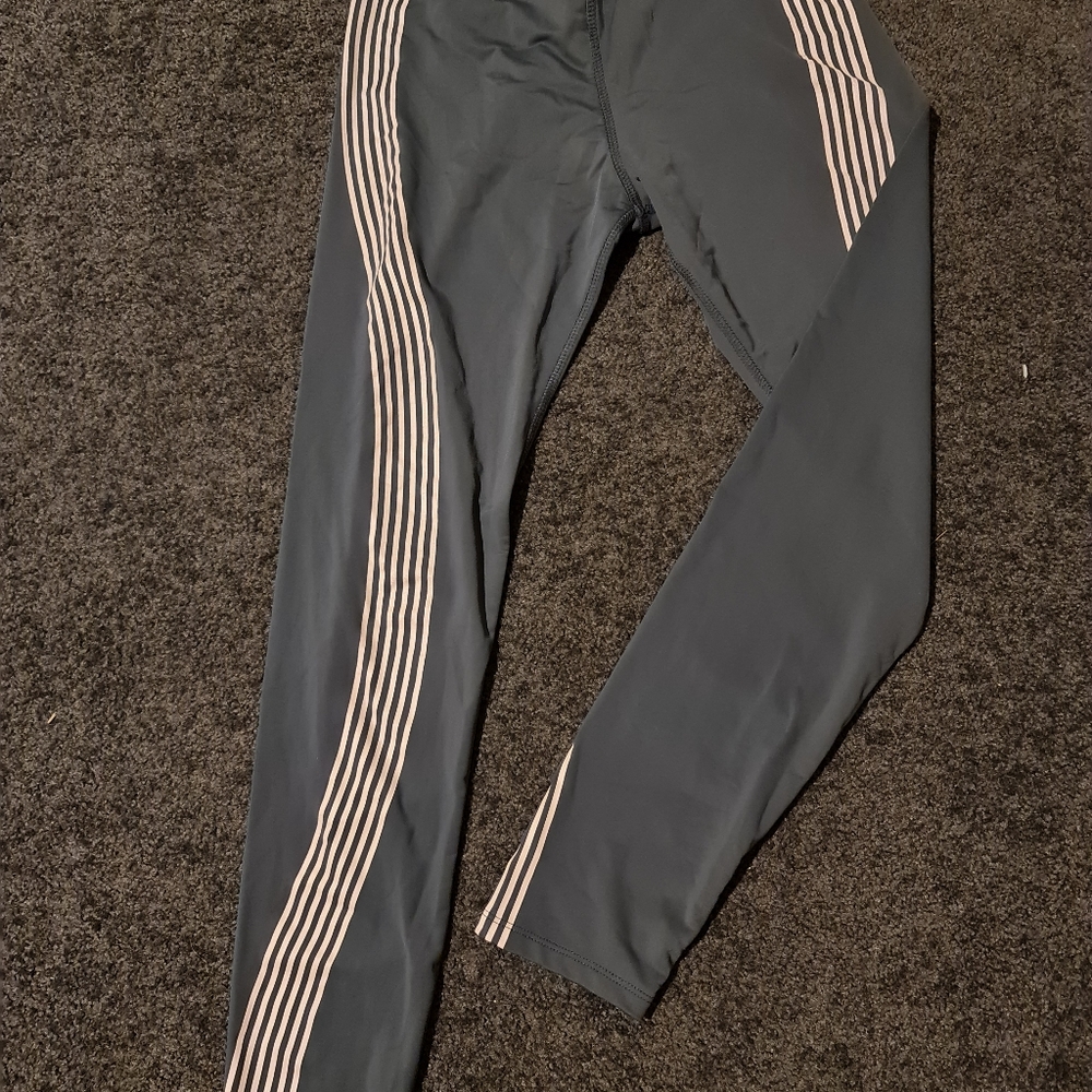 Grey sports tight - Picture 2 of 5